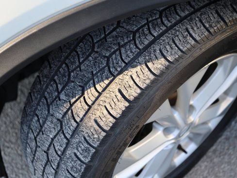 Used 2016 Nissan Rogue SV w/ SV Premium Package image 25