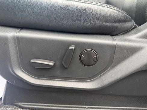 Used 2022 Ford F350 Lariat w/ Lariat Value Package image 18