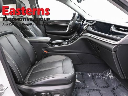 Used 2022 Jeep Grand Cherokee Limited 4xe w/ Luxury Tech Group II AWD/4WD image 26
