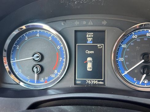 Used 2017 Toyota Corolla SE FWD image 9
