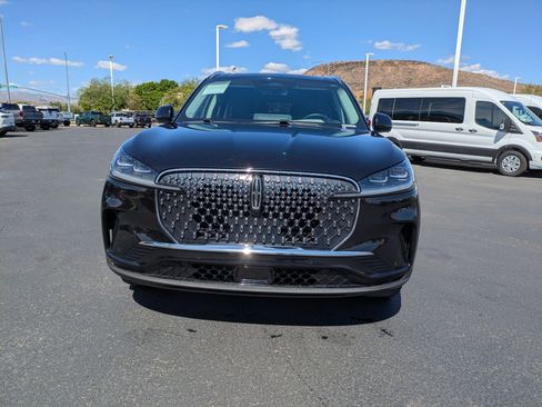 Used 2025 Lincoln Aviator Reserve w/ Illumination Package AWD/4WD image 9