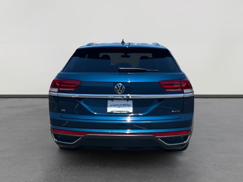 Certified 2023 Volkswagen Atlas Cross Sport SE w/ Black Wheel Package AWD/4WD image 4