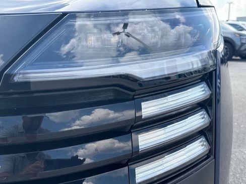 New 2026 Nissan Kicks SR w/ Illumination Package image 11