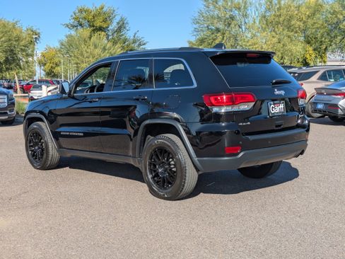 Used 2021 Jeep Grand Cherokee Laredo image 5