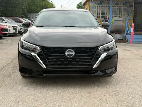 Used 2024 Nissan Sentra SV FWD image 2