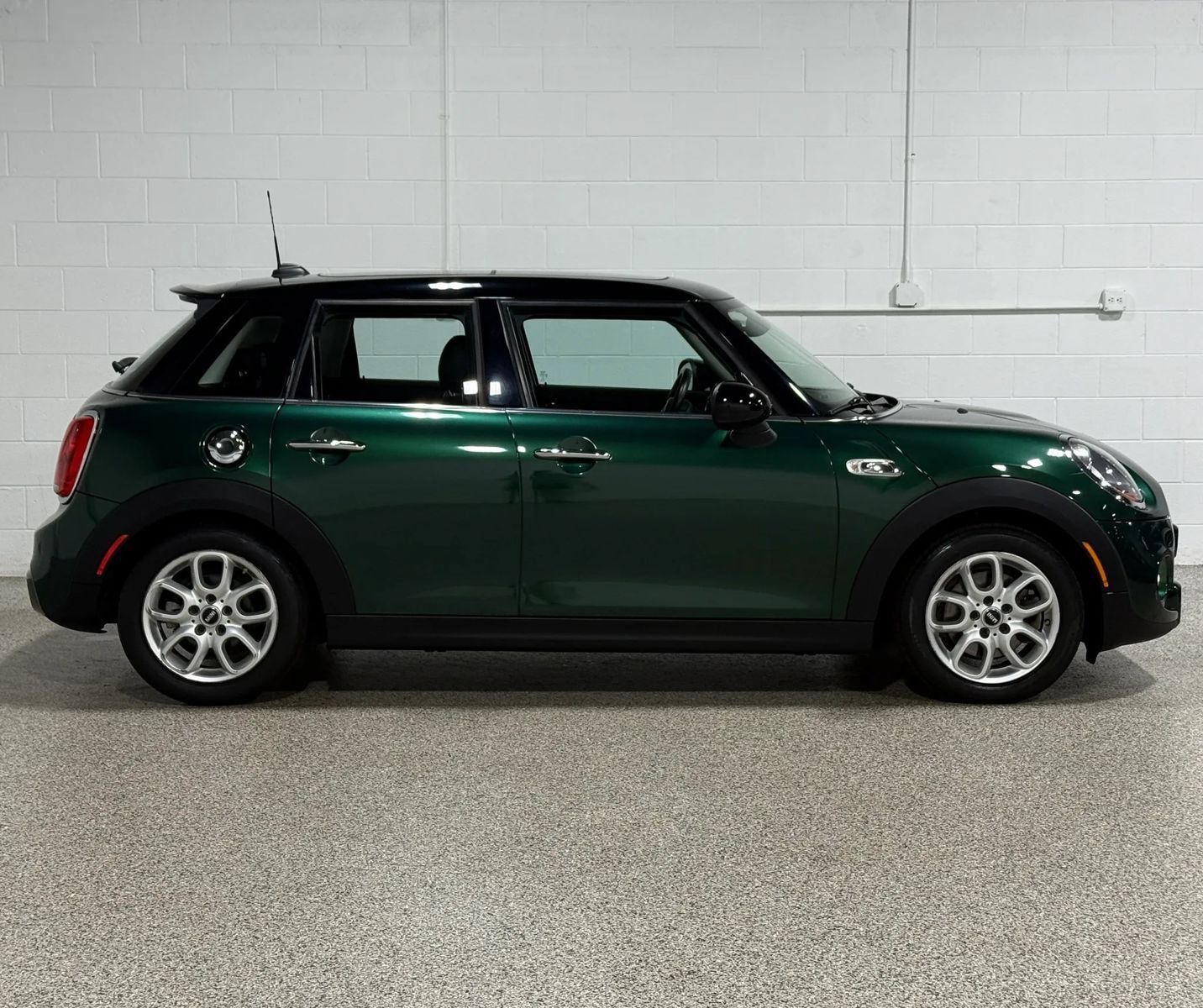 Used 2016 MINI Cooper S FWD image 5