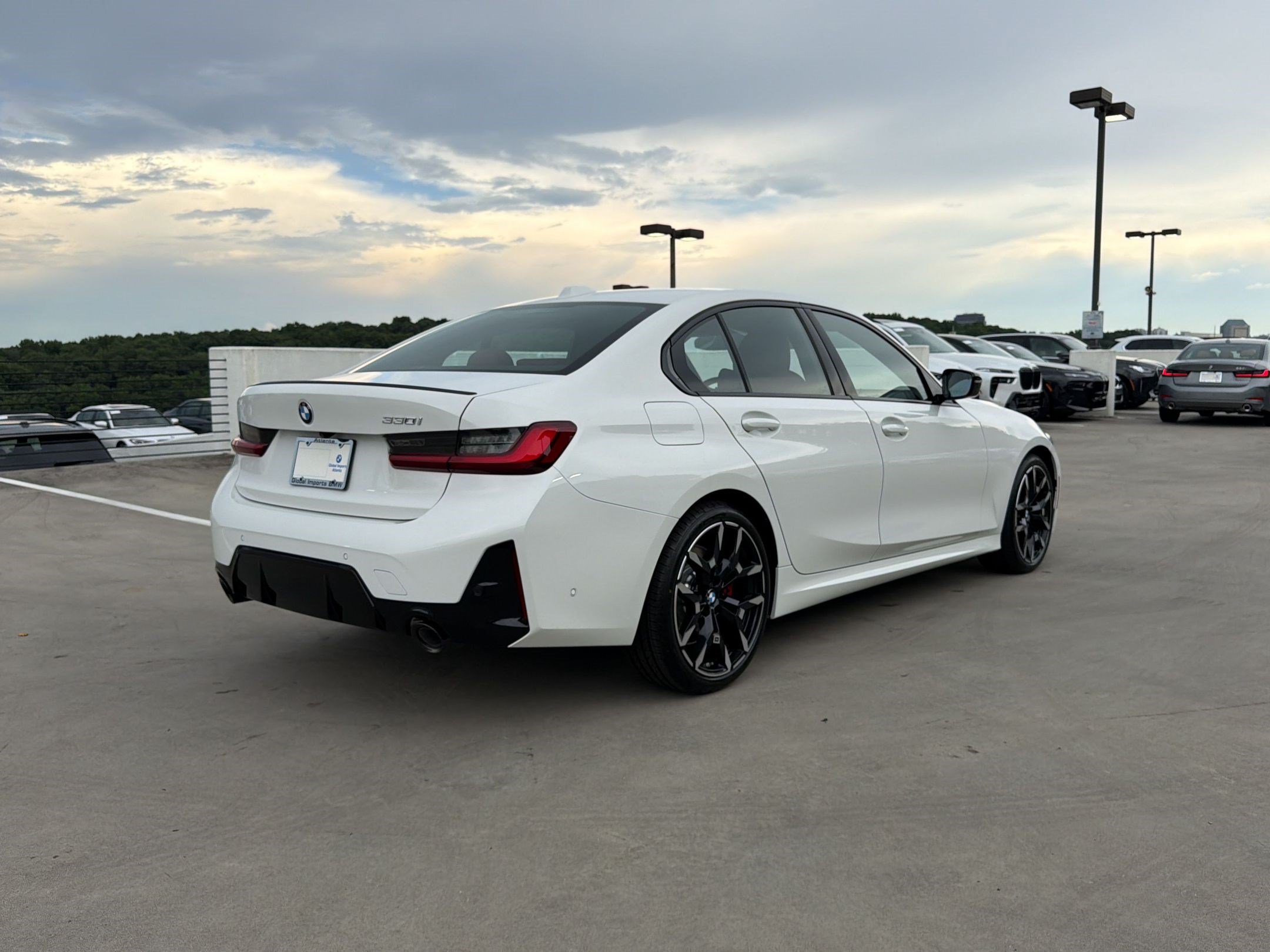 Used 2026 BMW 330i Sedan w/ M Sport Package RWD image 9