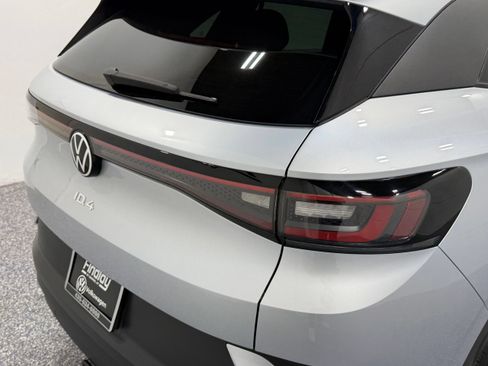 Used 2022 Volkswagen ID.4 Pro AWD/4WD image 17