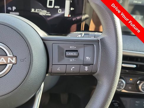 Certified 2025 Nissan Kicks SV FWD image 6