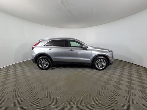 Used 2025 Cadillac XT4 Premium Luxury FWD image 3
