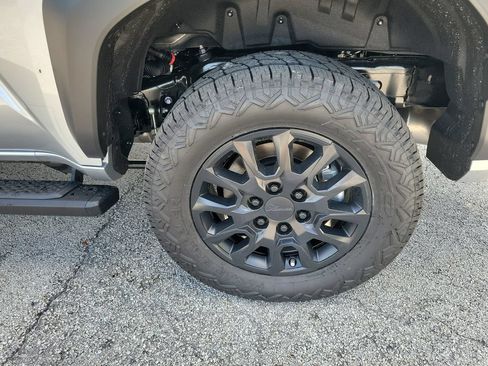 New 2026 Toyota 4Runner SR5 AWD/4WD image 30