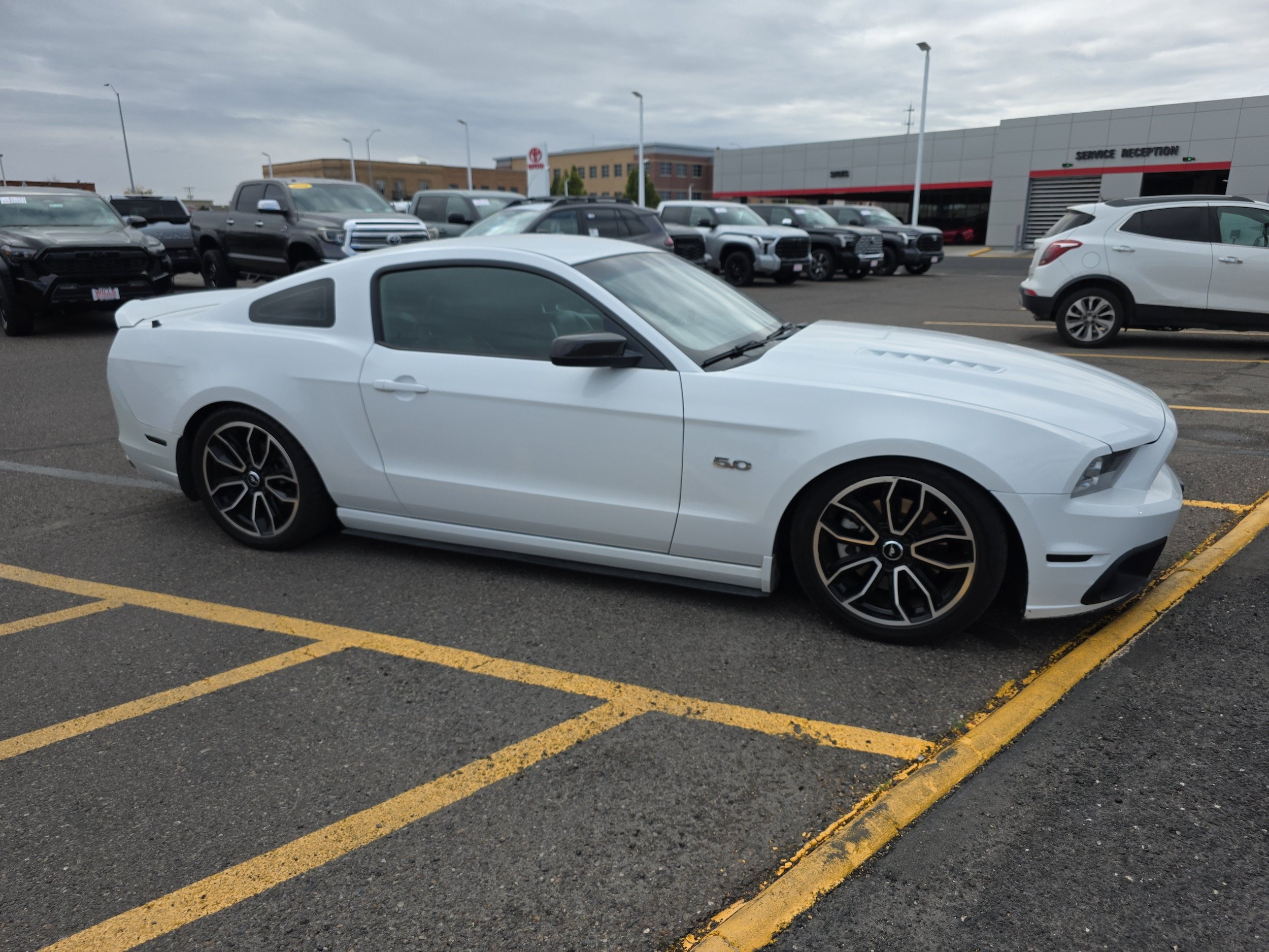 Used 2014 Ford Mustang GT Premium w/ Comfort Package RWD image 1