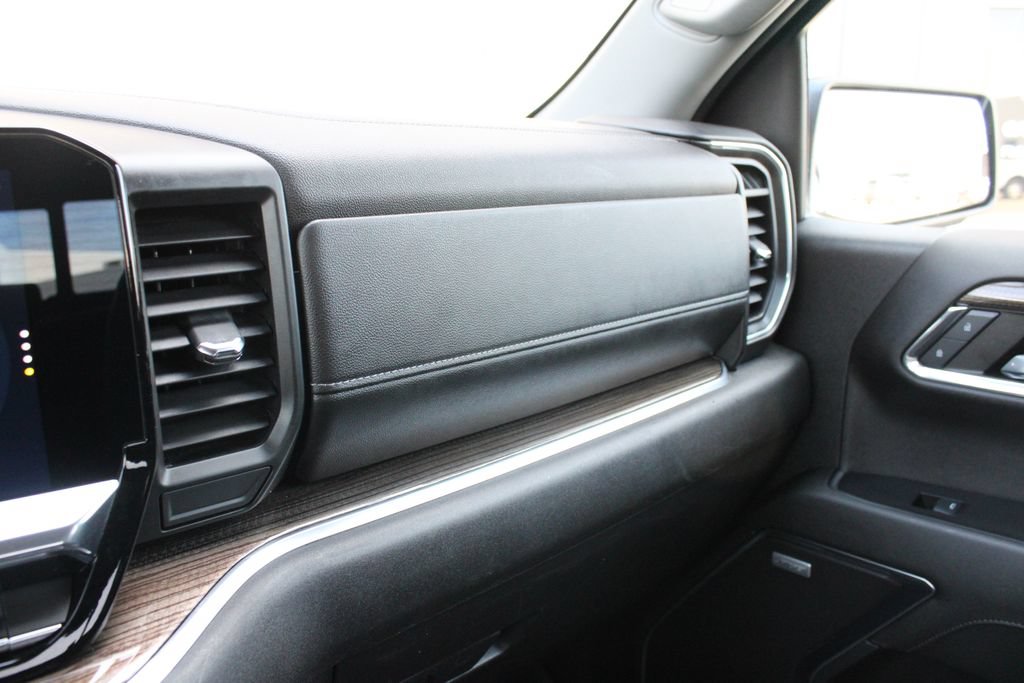 Used 2024 Chevrolet Silverado 1500 RST AWD/4WD image 18