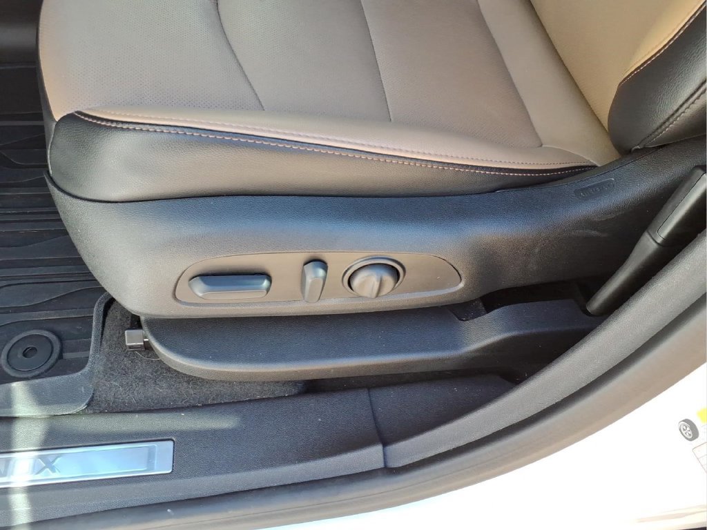 Used 2024 Chevrolet Equinox Premier AWD/4WD image 18
