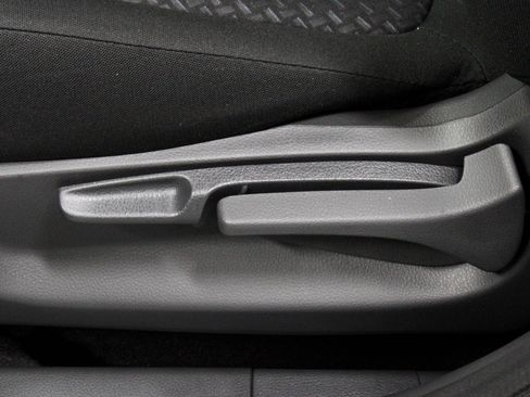 New 2025 Mitsubishi Eclipse Cross LE image 10