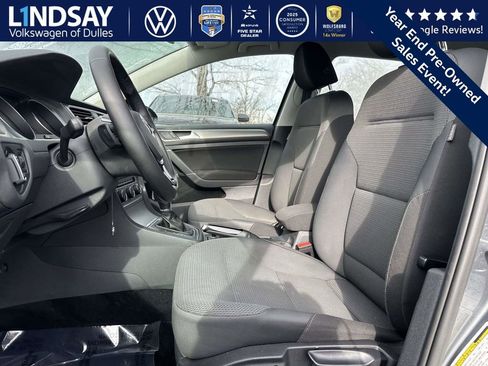 Used 2016 Volkswagen Golf S image 11