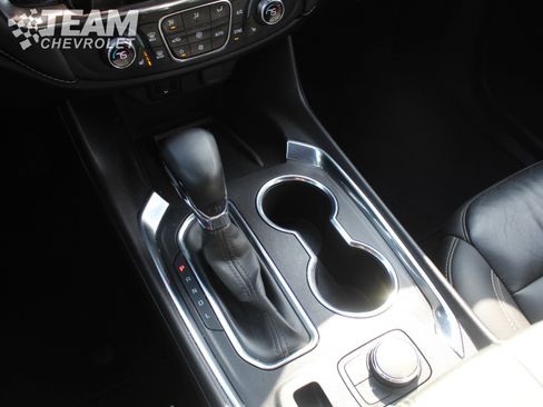 Used 2023 Chevrolet Traverse LT image 18