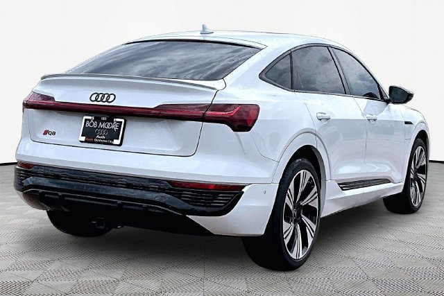 Used 2024 Audi Q8 e-tron Prestige AWD/4WD image 2