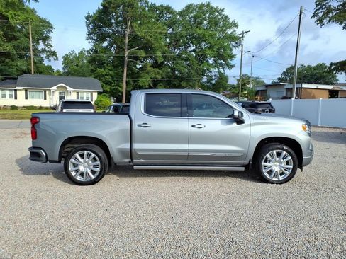 Used 2023 Chevrolet Silverado 1500 High Country w/ High Country Premium Package AWD/4WD image 8