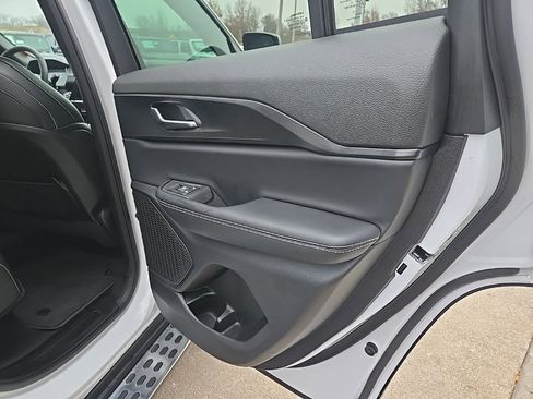 Used 2024 Jeep Grand Cherokee Altitude image 76