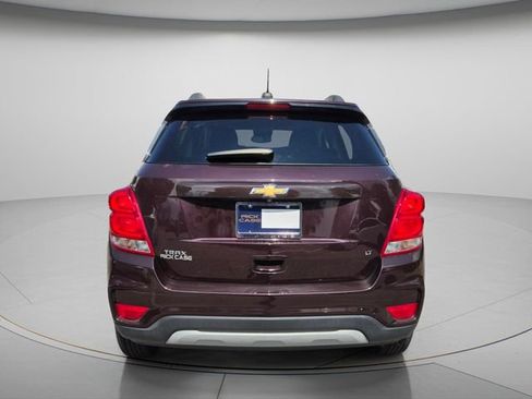 Used 2020 Chevrolet Trax LT w/ LT Convenience Package FWD image 8