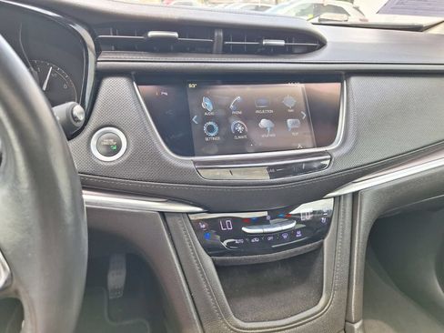 Used 2018 Cadillac XT5 Premium Luxury FWD image 16