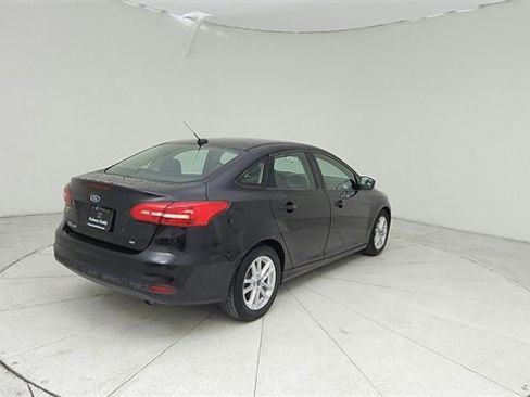 Used 2015 Ford Focus SE w/ Reverse Sensing Package image 5