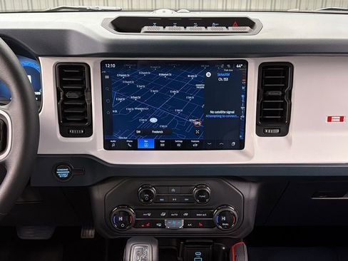 Used 2025 Ford Bronco Heritage Edition image 20