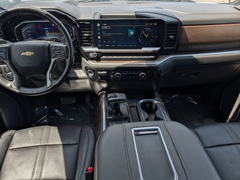 Used 2022 Chevrolet Silverado 1500 High Country w/ High Country Premium Package AWD/4WD image 18
