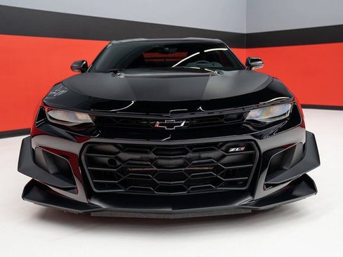 Used 2021 Chevrolet Camaro ZL1 RWD image 9