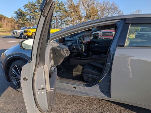 Used 2024 Toyota Prius XLE AWD/4WD image 14