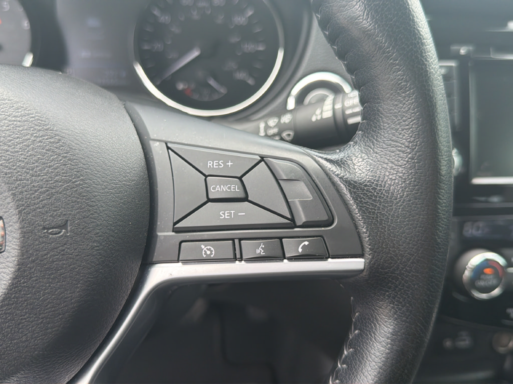Used 2022 Nissan Rogue Sport SV AWD/4WD image 36