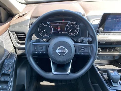 Used 2023 Nissan Rogue S image 12