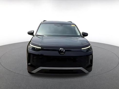Used 2026 Volkswagen Tiguan SE FWD image 4