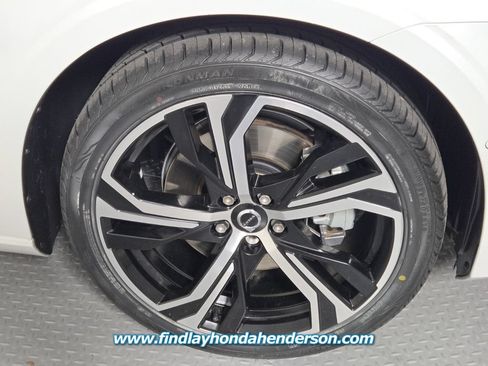 Used 2024 Volvo S60 B5 Plus w/ Climate Package FWD image 12