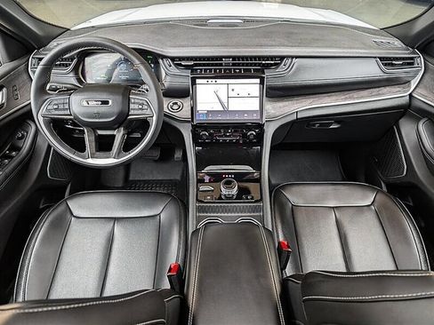 Used 2024 Jeep Grand Cherokee Limited 4xe image 3