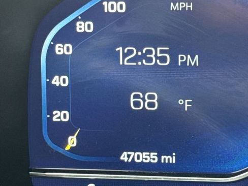 Used 2024 Chevrolet Suburban Premier w/ Advanced Technology Package image 30