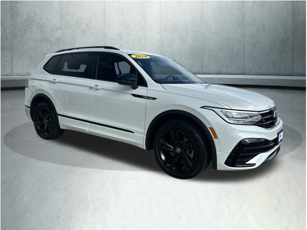 Used 2024 Volkswagen Tiguan SE R-Line FWD image 8