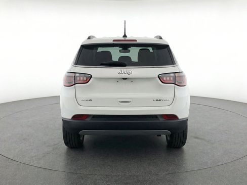 Used 2025 Jeep Compass Latitude AWD/4WD image 7