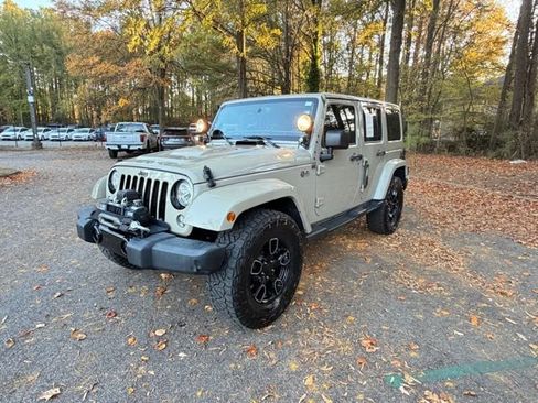 Used 2018 Jeep Wrangler Unlimited Sahara image 3
