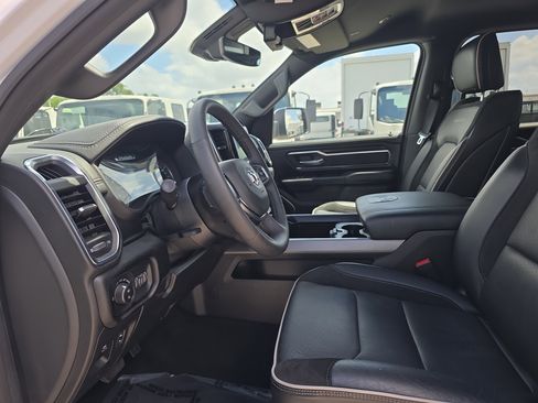 Used 2026 RAM 1500 Laramie AWD/4WD image 25