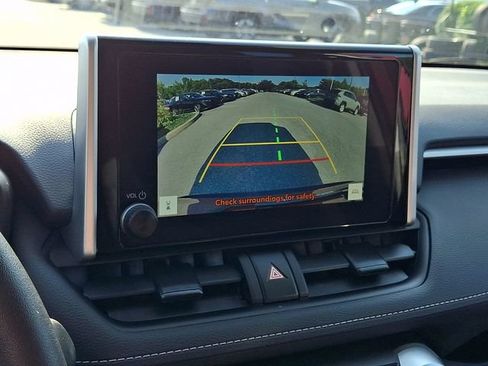 Certified 2025 Toyota RAV4 XLE w/ Convenience Package AWD/4WD image 18