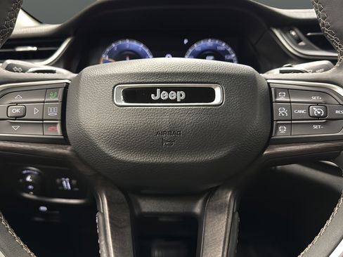 Used 2023 Jeep Grand Cherokee L Limited AWD/4WD image 15