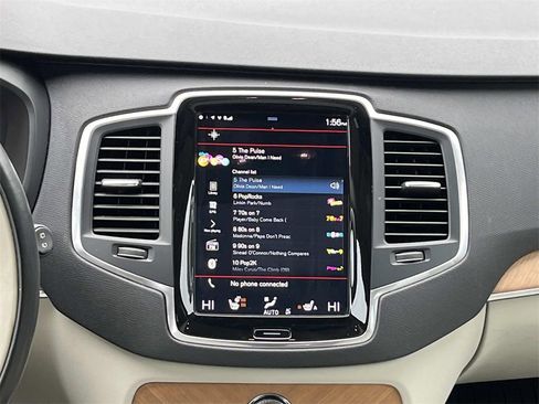 Used 2022 Volvo XC90 T6 Momentum w/ Climate Package image 16