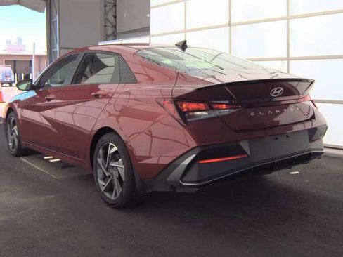 Used 2025 Hyundai Elantra Sport FWD image 4