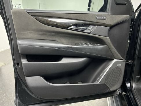 Used 2020 Cadillac Escalade Platinum AWD/4WD image 22