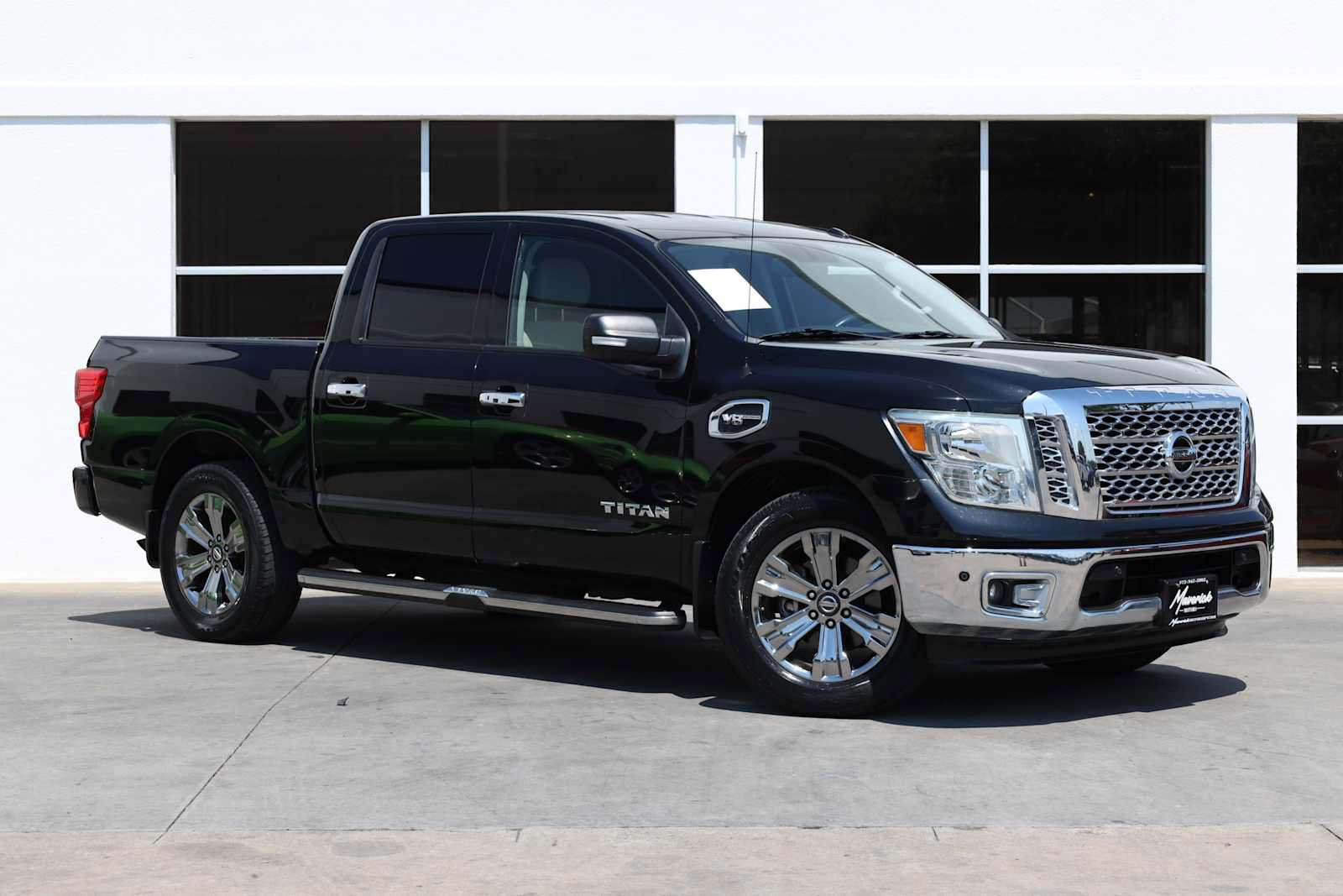 Used 2017 Nissan Titan SV RWD image 7