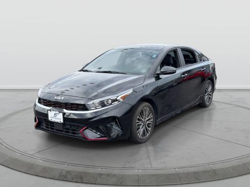 Used 2024 Kia Forte GT-Line w/ GT-Line Premium Package FWD image 3