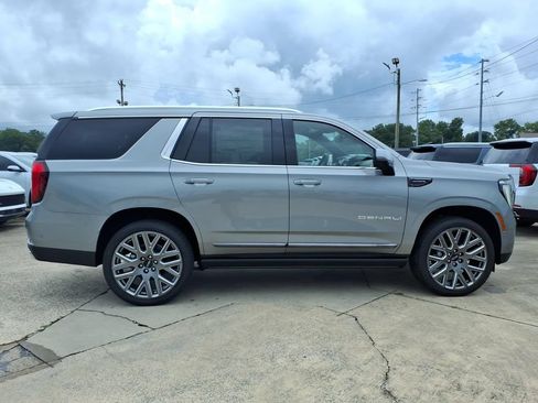New 2026 GMC Yukon Denali Ultimate AWD/4WD image 8