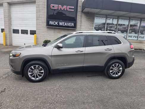 Used 2020 Jeep Cherokee Latitude Plus w/ Cold Weather Group image 3
